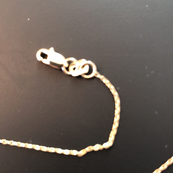 Diamond solitaire necklace - Picture 5 of 11